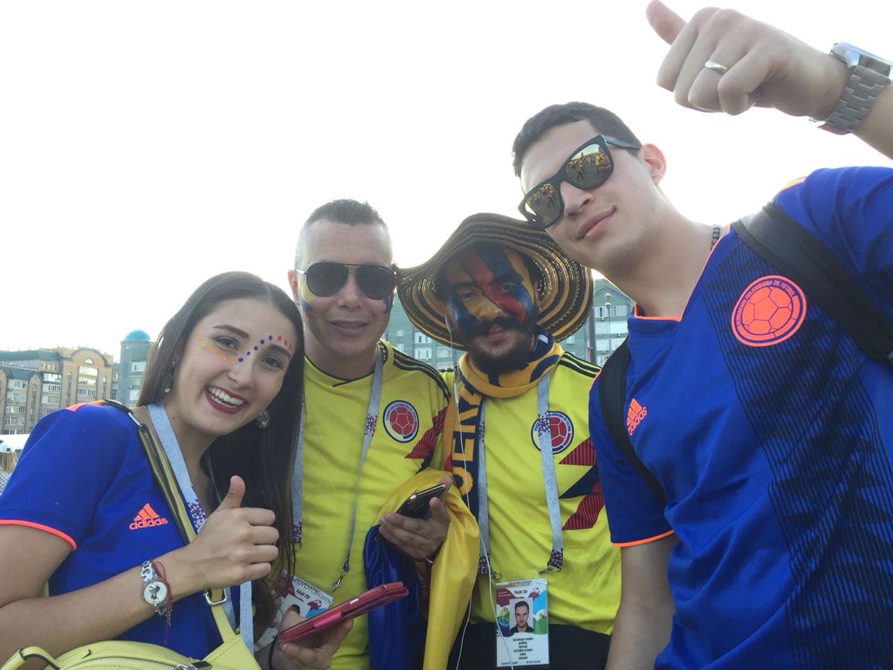 Los seguidores de Colombia y Polonia prendieron la fiesta con su colorido y alegría en medio de la segunda presentación de ambas selecciones por el grupo H del Mundial de Rusia 2018.