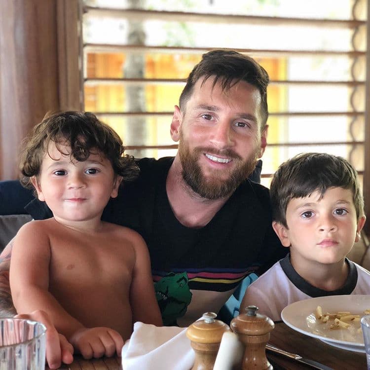 Lionel Messi ha mostrado en las redes sociales lo unido que es a sus hijos y su familia.