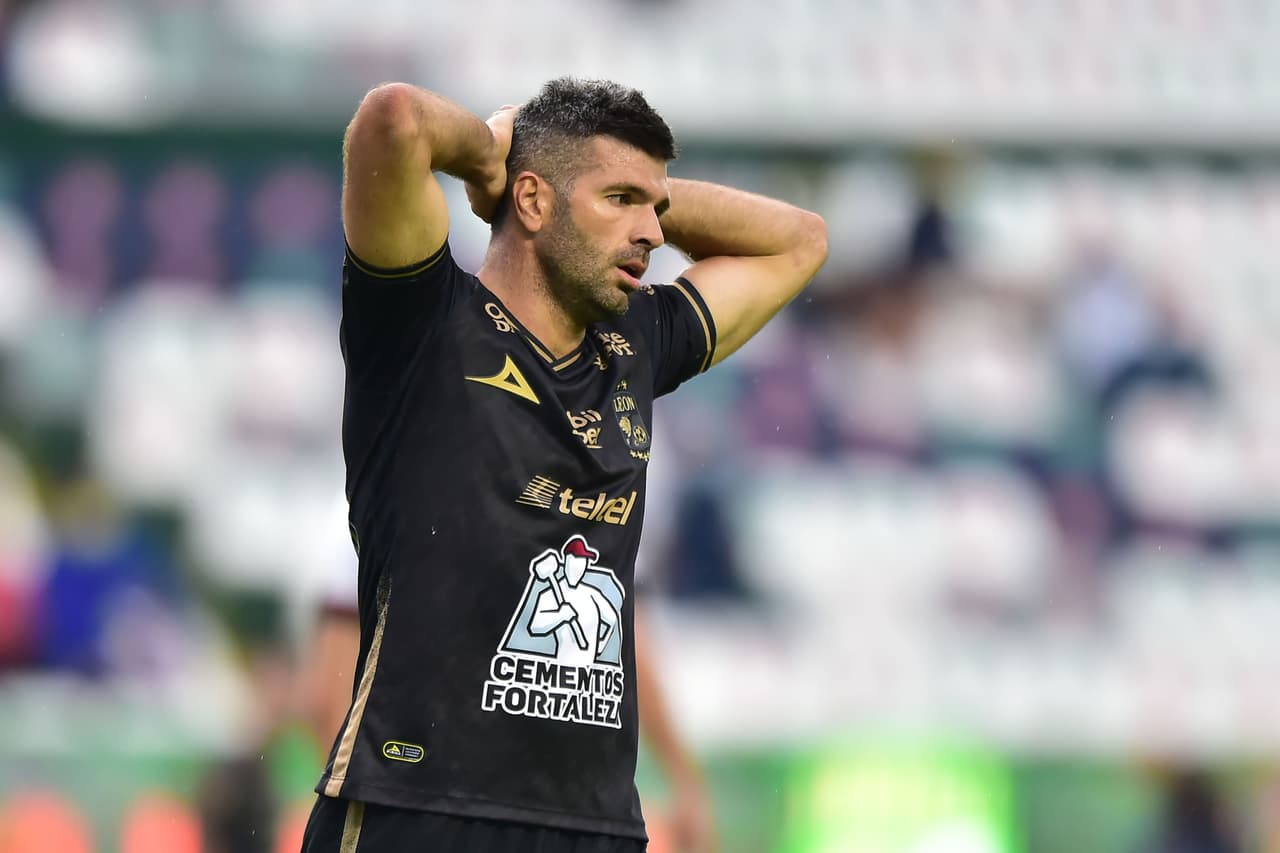 Emmanuel Gigliotti se quedó en León y su padre falleció después