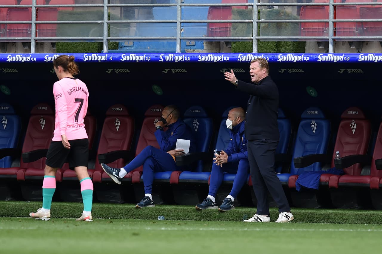 Ronald Koeman ve a Griezmann en la posición de Leo Messi