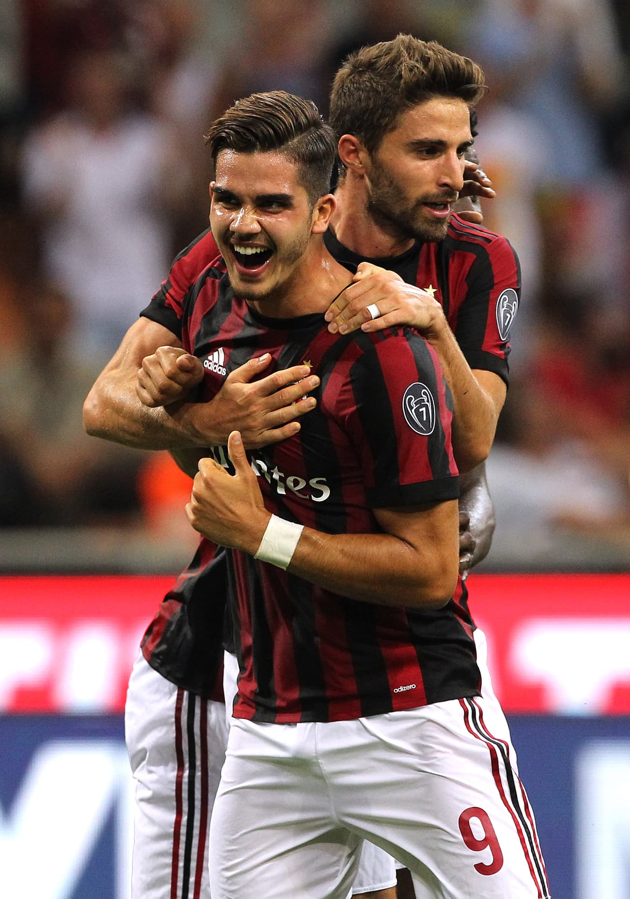 A.C. Milan (Italia): los 'rossoneri' quedaron en manos del grupo RSI, el cual compró el 99,93% de sus acciones.