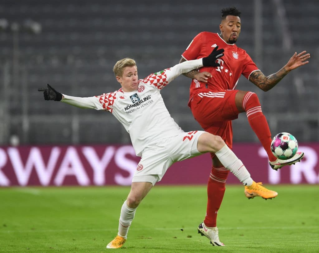 Bayern Munich golea en fecha 14 de la Bundesliga. Mainz iba liderando el encuentro con goles de Burkardt y Hack, pero los 'Bávaros' reaccionaron, remontaron y se llevaron la victoria con anotaciones de Kimmich, Sané Süle y doblete de Lewandowski.