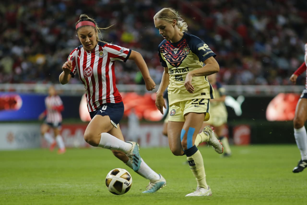 during the game Guadalajara vs America, corresponding to Quarterfinal second leg round match of Torneo Apertura Grita Mexico A21 of the Liga BBVA MX Femenil, at Akron Stadium, on December 06, 2021.
<br>
<br> durante el partido Guadalajara vs America, correspondiente al partido de vuelta de Cuartos de Final del Torneo Apertura Grita Mexico A21 de la Liga BBVA MX Femenil, en el Estadio Akron, el 06 de diciembre de 2021.