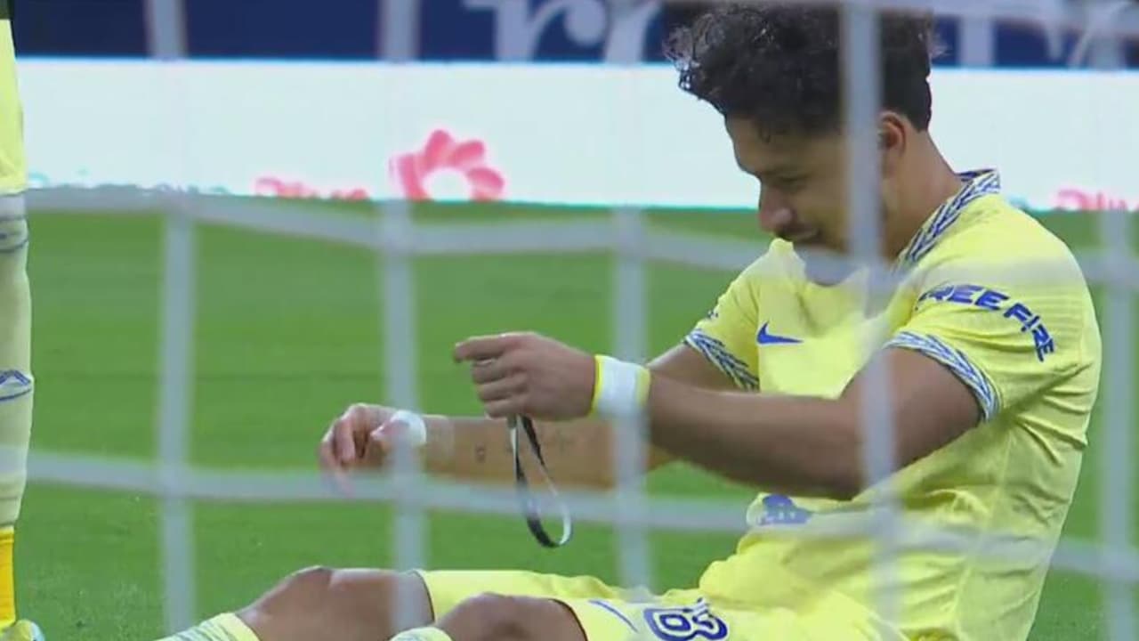 Bruno Valdez sale por lesión en el primer tiempo