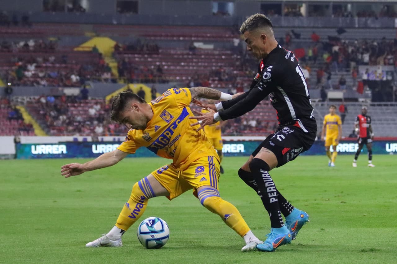 Tigres se llevó una apretada victoria ante Atlas en la Jornada 8 del Clausura 2023 con gol solitario de Nicolás Ibáñez al final del primer tiempo. Los rojinegros nunca se encontraron en el partido pese a que Sebastián Córdova falló un penal al 72. Con la victoria, Tigres llegó a 18 puntos para quedarse en la segunda posición mientras que Atlas suma 6 partidos sin ganar.