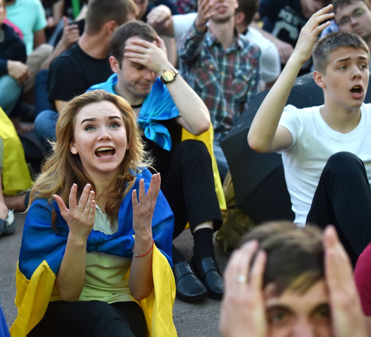 Las bellezas inundaron la Eurocopa y aquí te damos una probadita de estas dulzuras que apoyaron a su equipo.