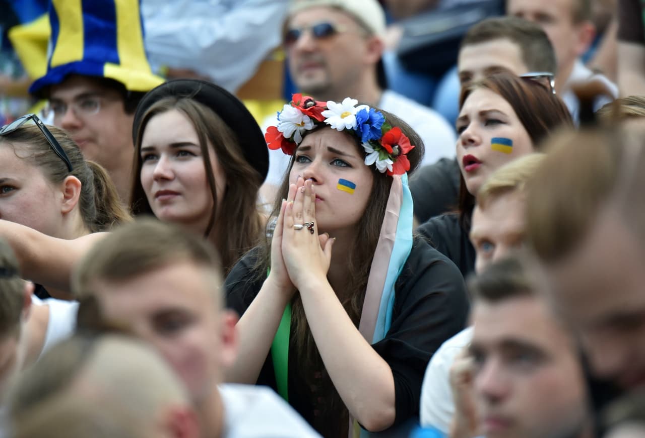 Las bellezas inundaron la Eurocopa y aquí te damos una probadita de estas dulzuras que apoyaron a su equipo.
