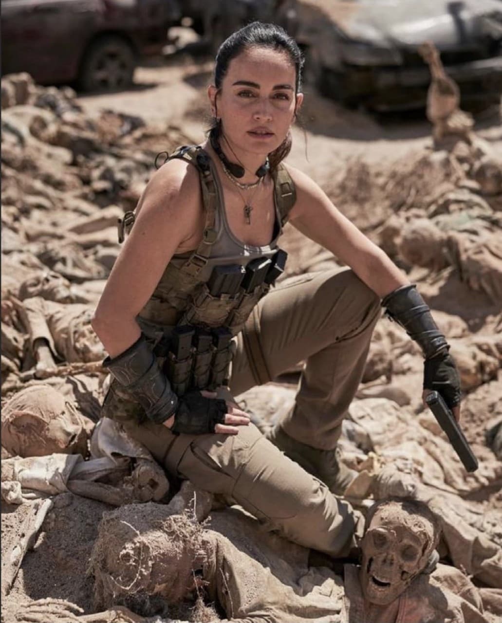 Esta vez Ana es una de las caras de un grupo diversificado de mercenarios que se adentran a Las Vegas en escenario post-apocalíptico lleno de zombies.
<br>