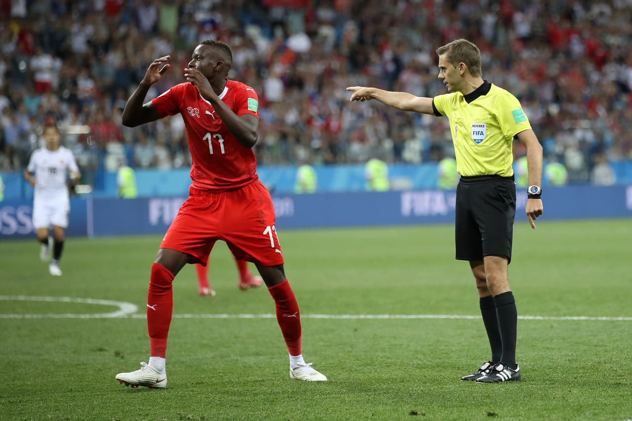 El mediocampista suizo Denis Zakaria podría cambiar de equipo en la Bundesliga del Borussia Monchengladbach al Borussia Dortmund.