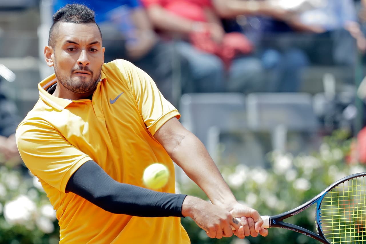 Antes de ser descalificado, Kyrgios recibió una advertencia por sacar con agresividad una pelota que no estaba en juego, le descontaron un punto por conducta antideportiva y perdió un juego por conducta antideportiva adicional.