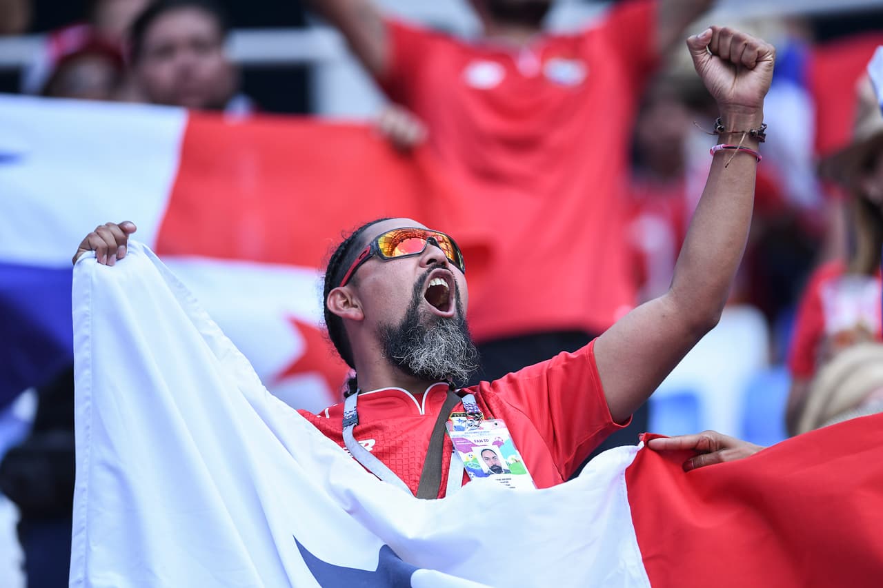 Los seguidores de Inglaterra y Panamá viven con alegría la segunda presentación de sus seleccionados en el grupo G del Mundial de Rusia 2018.