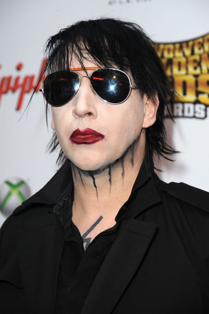 Su heavy metal rock and roll, lo llevó a vender más de 50 millones de álbumes.