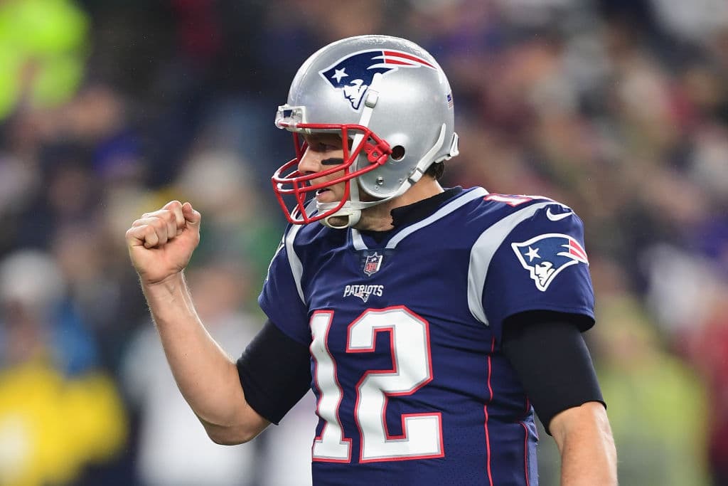 Tom Brady generó 311 yardas aéreas, producto de completar 24 de 32 pases con un touchdown y una intercepción. No fue capturado.