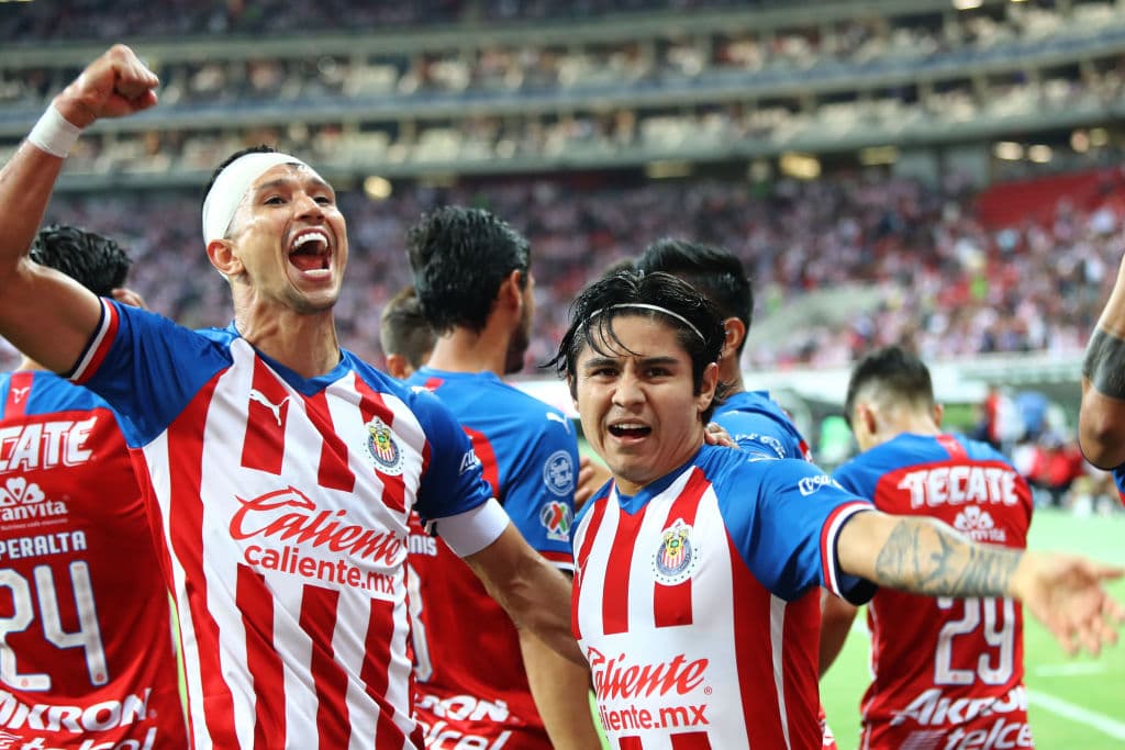 Chivas comienza a salir del 'infierno' del cociente