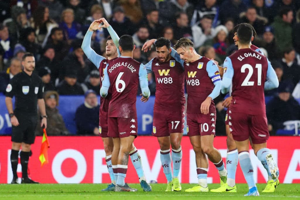 El Leicester City empata 1-1 con el Aston Villa; Guilbert abrió el marcador para la visita, Iheanacho igualó la ida de la semifinal de la Carabao Cup.