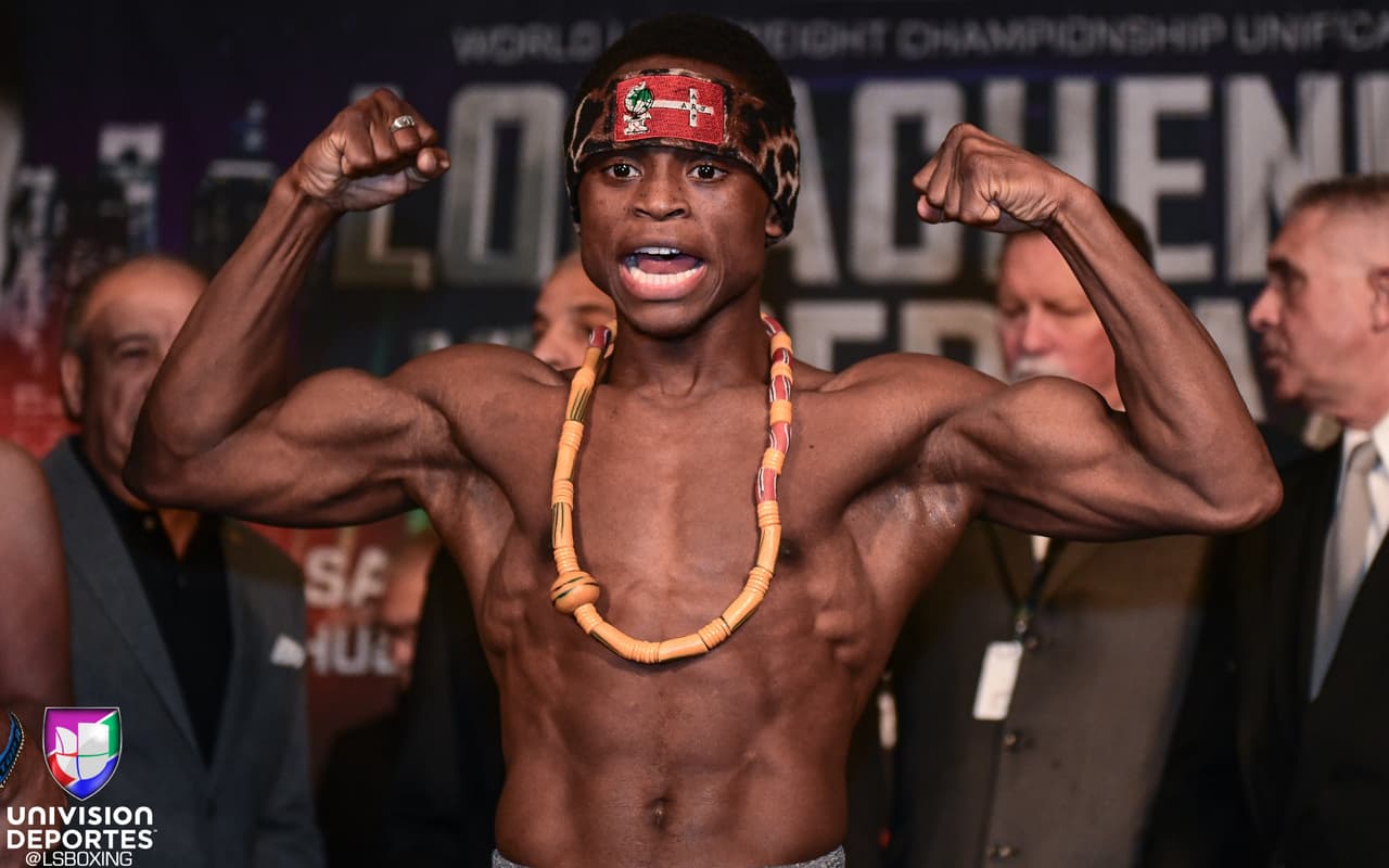 En la pelea coestelar, el campeón mundial más joven en la historia de Ghana, Dogboe, defenderá por segunda ocasión su cetro supergallo de la OMB ante el mexicano Navarrete. El monarca marcó 120.8 libras en la romana, mientras que su rival registró 122 libras.