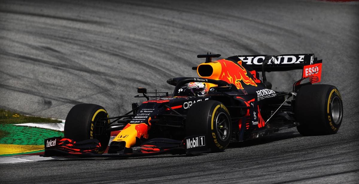 Verstappen gana el GP de Styria, Checo termina cuarto.