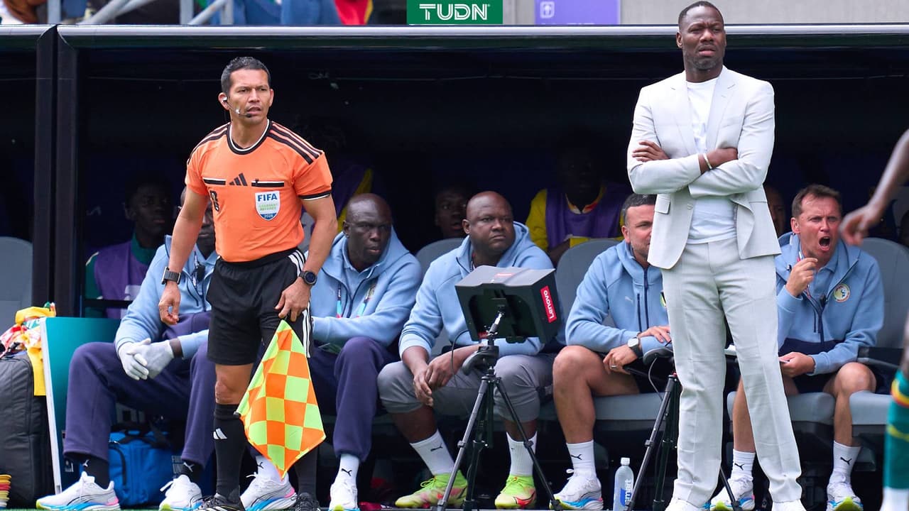¡Insólito! Revelan que doctor de la Selección de Senegal Varonil es ginecólogo