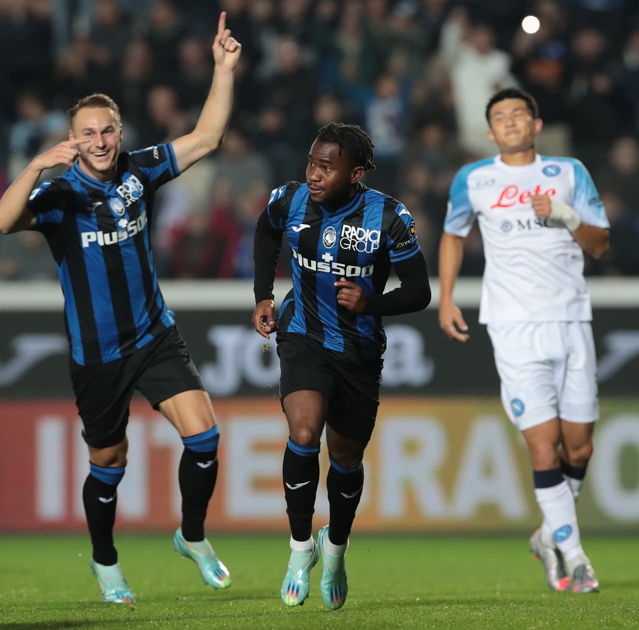 El Napoli venció 1-2 al Atalanta en la Jornada 13 de la Serie A con Hirving 'Chucky' Lozano como titular por 63 minutos antes del Mundial de Qatar 2022.