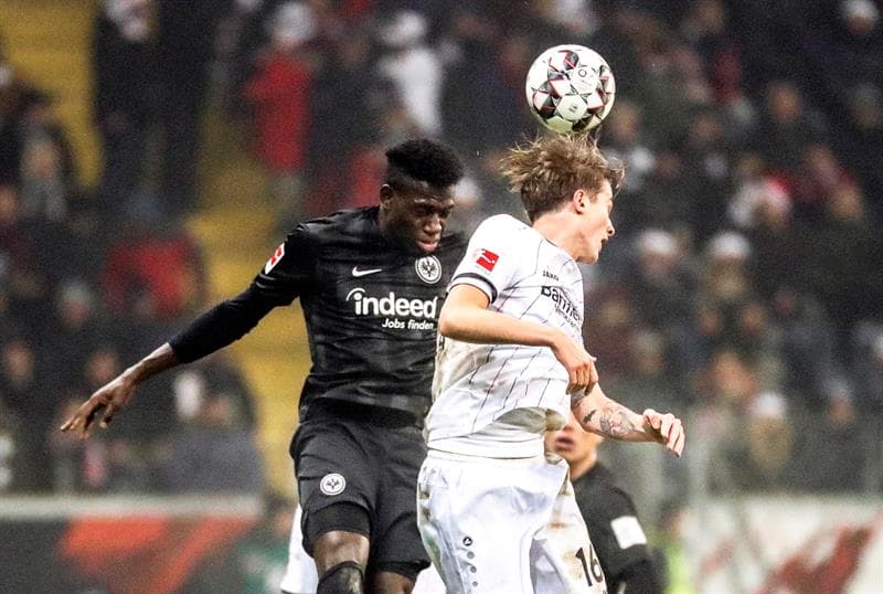 Fue un duelo cerrado contra Bayer Leverkusen, que de ganar su habría acercado a esa pelea.