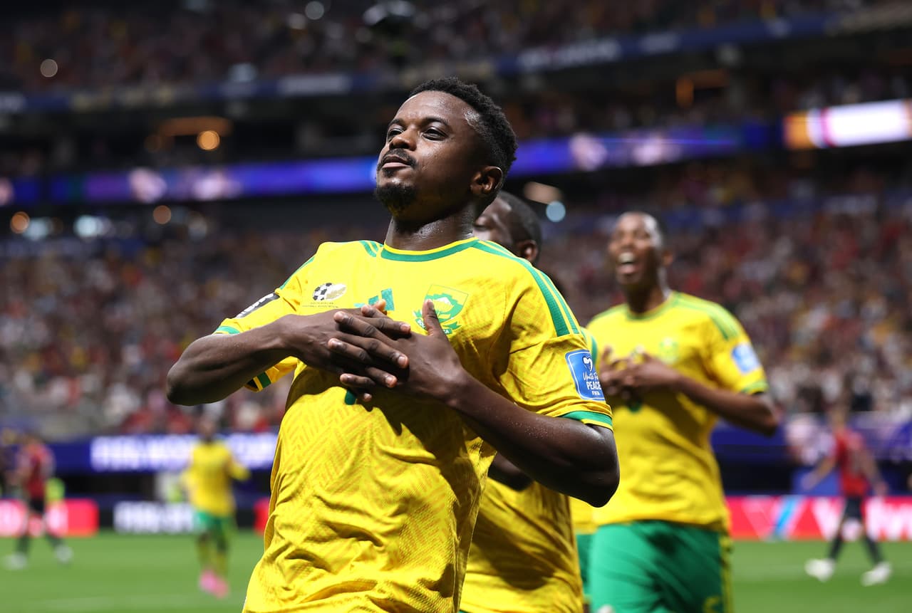 Empate sudafricano con festejo a lo Cristiano Ronaldo