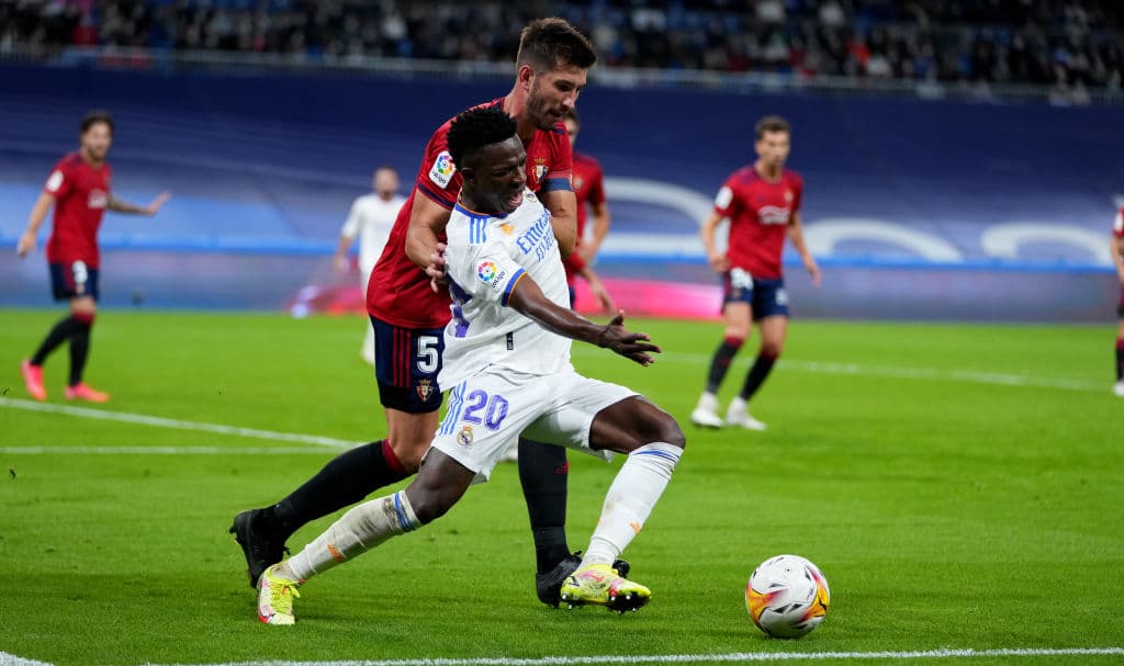 La defensa de Osasuna no deja que la artillería pesada del Real Madrid los penetre y firman el empate 0-0.