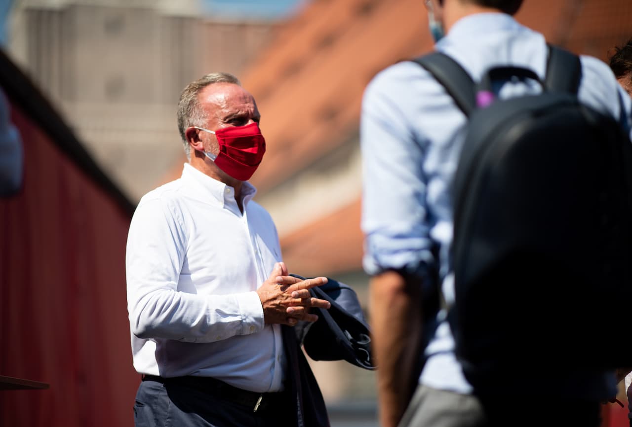 Presidente del Bayern Múnich admite preocupación por COVID-19