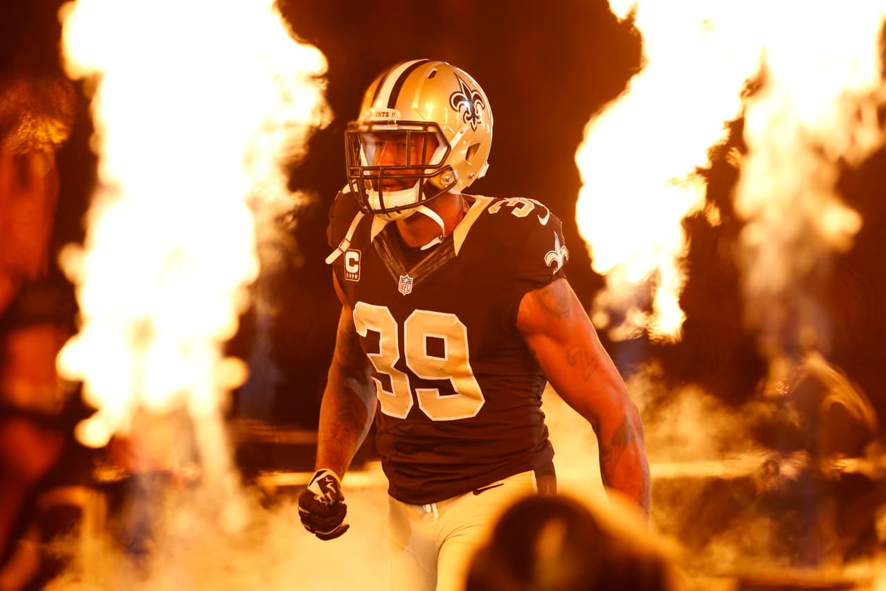 4. Brandon Browner, New Orleans Saints, esquinero: Firmado con un contrato de tres años y $15 millones de dólares dos días después de que los Patriots declinaron utilizar su opción para el 2015, Browner ha sido la imagen del desastre en la mala defensiva secundaria de los Saints...