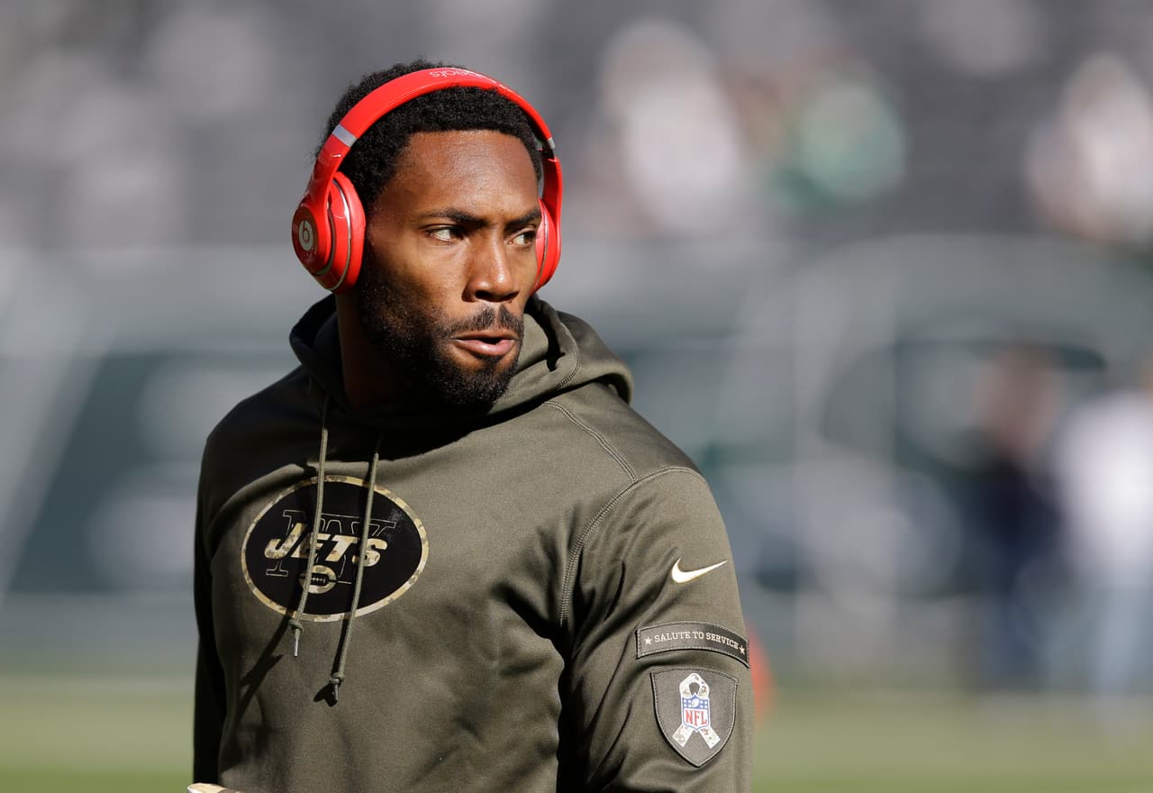 5. Antonio Cromartie, New York Jets, esquinero: Los Cardinals tuvieron la idea correcta, obtener la ganda de Cromartie por un año y $3.25 millones de dólares en el 2014. Los Jets están del otro lado de la moneda, gastando $32 millones de dólares en cuatro años al esquinero de 31 años de edad tras su gran año en Arizona...