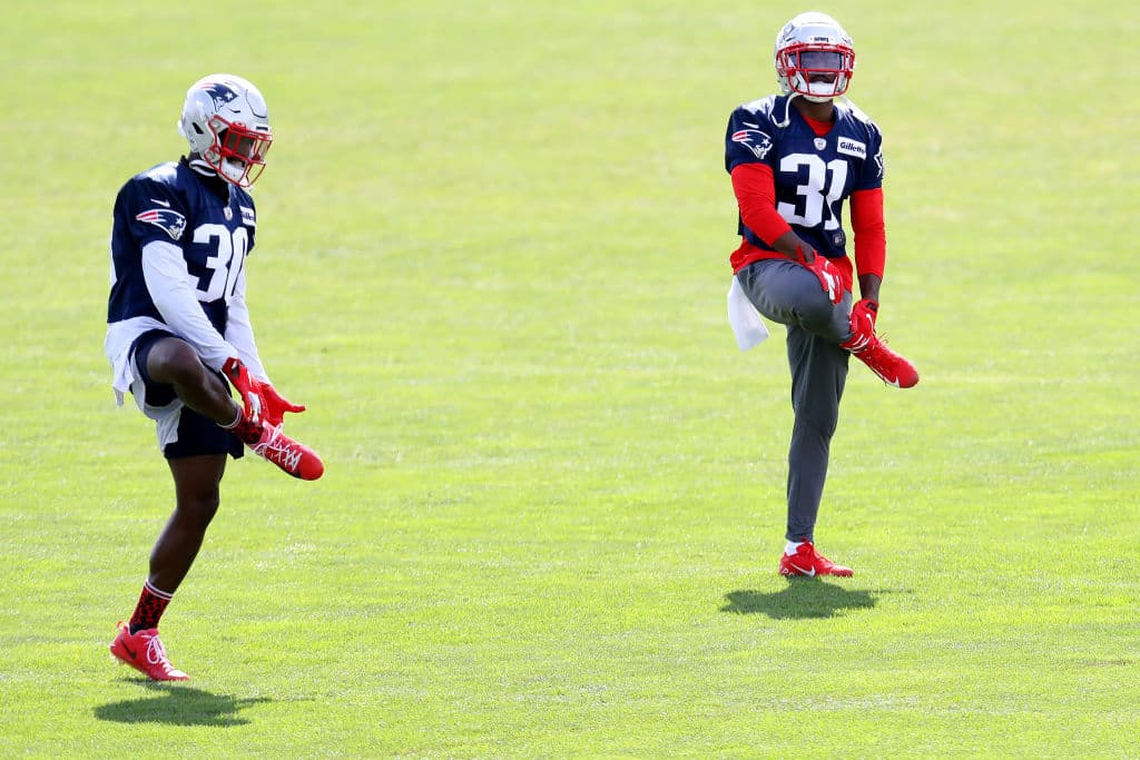 Jason McCourty y Jonathan Jones | Noviembre 22 visitan a los Houston Texans.