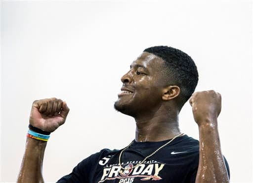 Las mejores tomas del novato egresado de Florida State y que fuera elegido N°1 global el pasado Draft por los Buccaneers (AP-NFL).