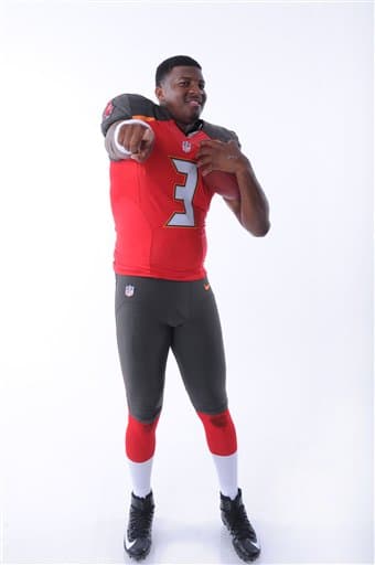 Las mejores tomas del novato egresado de Florida State y que fuera elegido N°1 global el pasado Draft por los Buccaneers (AP-NFL).