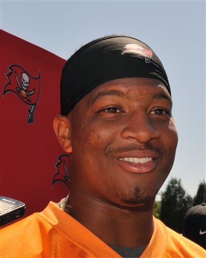 Las mejores tomas del novato egresado de Florida State y que fuera elegido N°1 global el pasado Draft por los Buccaneers (AP-NFL).