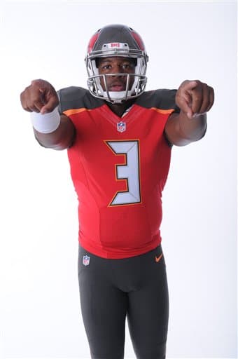 Las mejores tomas del novato egresado de Florida State y que fuera elegido N°1 global el pasado Draft por los Buccaneers (AP-NFL).