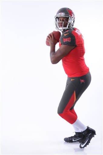 Las mejores tomas del novato egresado de Florida State y que fuera elegido N°1 global el pasado Draft por los Buccaneers (AP-NFL).