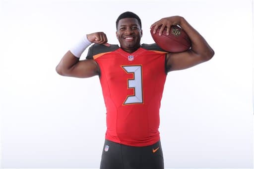 Las mejores tomas del novato egresado de Florida State y que fuera elegido N°1 global el pasado Draft por los Buccaneers (AP-NFL).