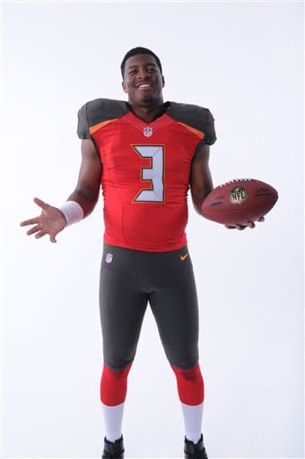 Las mejores tomas del novato egresado de Florida State y que fuera elegido N°1 global el pasado Draft por los Buccaneers (AP-NFL).