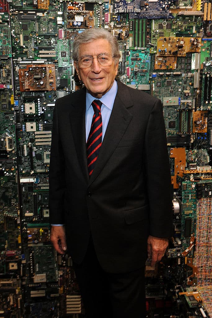 Sin embargo, por su frágil salud, se especula que este será el último proyecto musical del cantante.