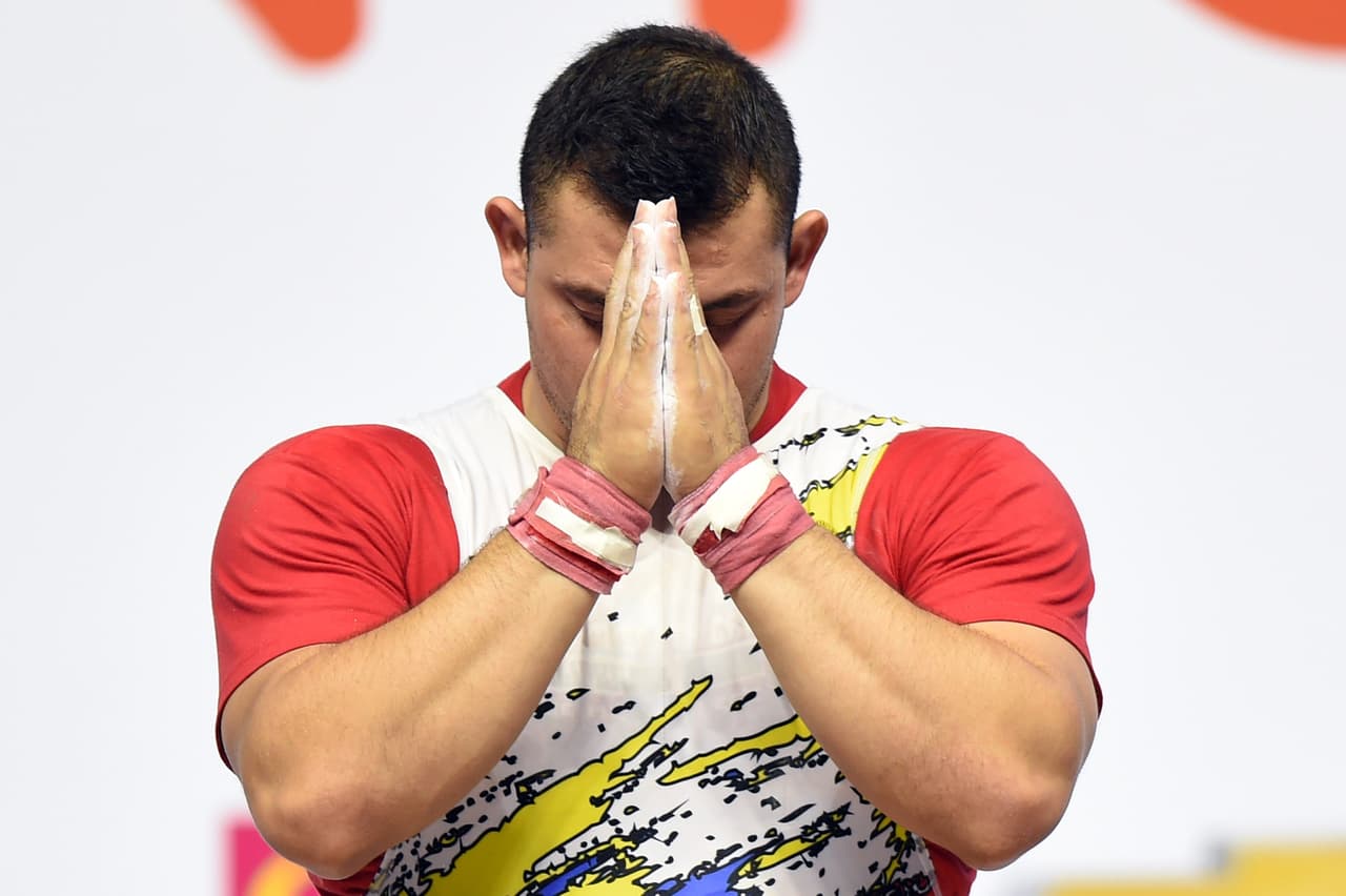 Debutante en estas justas, el pesista soñador, de 24 años, gritó victoria al totalizar 385 kilogramos entre arranque y envión.