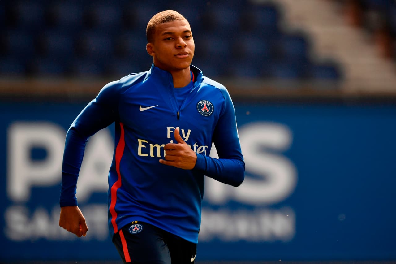Manchester United le pone el ojo a Mbappé