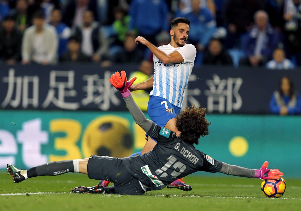 Ochoa parece navegar por aguas más tranquilas en España.