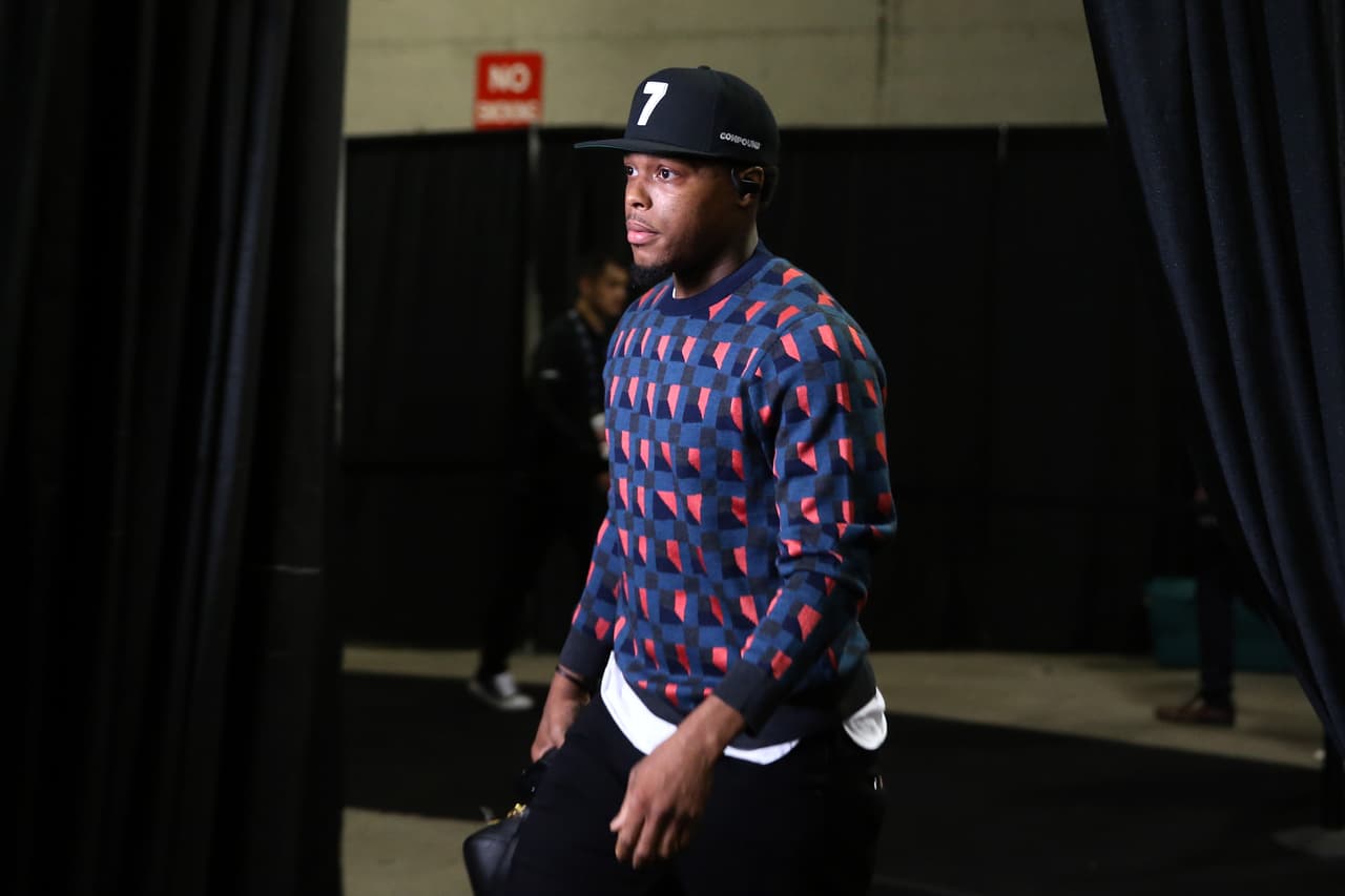 Los jugadores de Raptors y Warriors llegaron a Oracle Arena para la disputa del Juego 6 de las Finales NBA. Toronto busca destapar la champaña en patio ajeno y Golden State vivir un día más. Es el último partido NBA en la historia de Oracle Arena, en Oakland, ya que la temporada entrante el equipo se mudará al moderno Chase Center en San Francisco. Por ese motivo los aficionados acudieron a despedirse de la que ha sido su casa por más de cinco décadas.