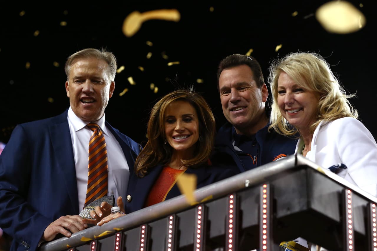 Así celebraron los Denver Broncos su triunfo en el Super Bowl 50 ante los Carolina Panthers 24-10.