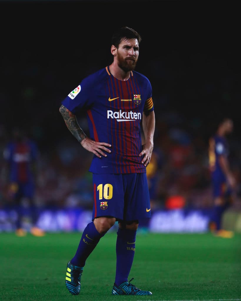 En la temporada 2017-18, el argentino jugó 10 partidos de los cuales en dos ocasiones comenzó en el banquillo. Consiguió anotar en 6 ocasiones, pero se quedó lejos de Cristiano quién anotó 15 veces.