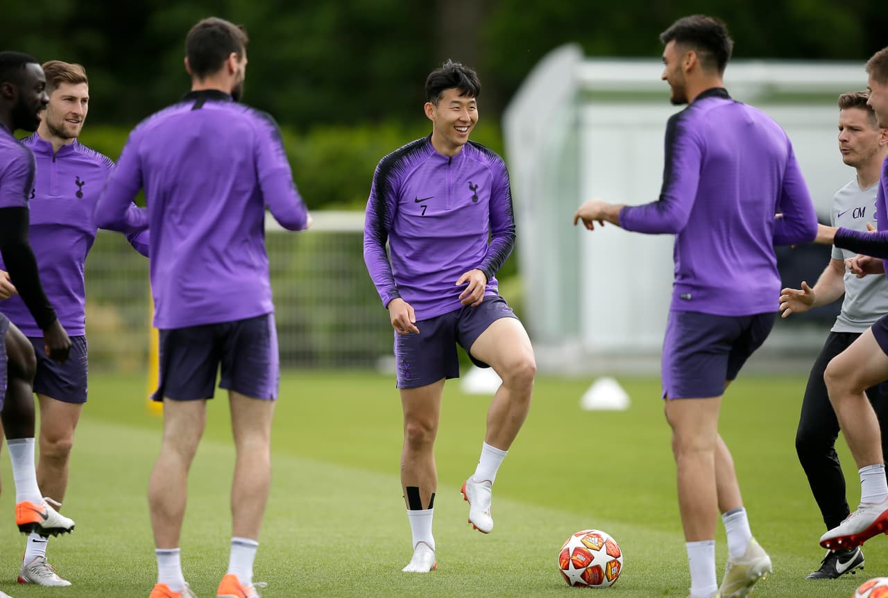 Harry Kane, goleador y capitán de Tottenham, entrena cada vez con más intensidad con miras al duelo contra Liverpool y hace ilusionar con la posibilidad de verlo en la Final de la Champions League en Madrid, para la que el equipo se prepara.
