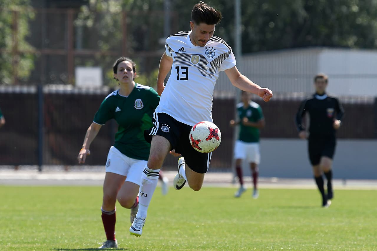 El encuentro entre países, antes del que se realiza en el calendario, es una tradición en los mundiales.