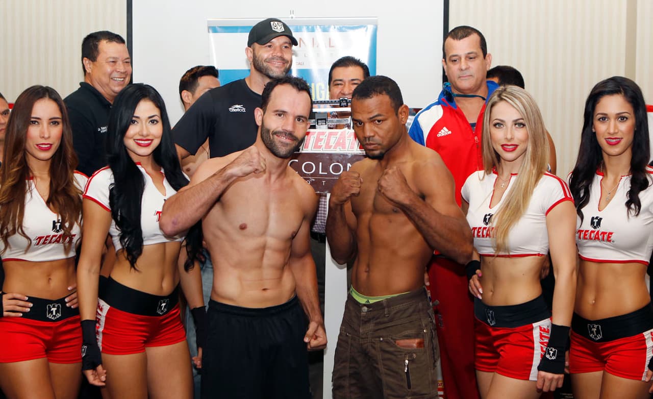 La ceremonia de pesaje celebrada este viernes transcurrió sin ningún contratiempo, registrando Álvarez 154 libras al igual que el colombiano.