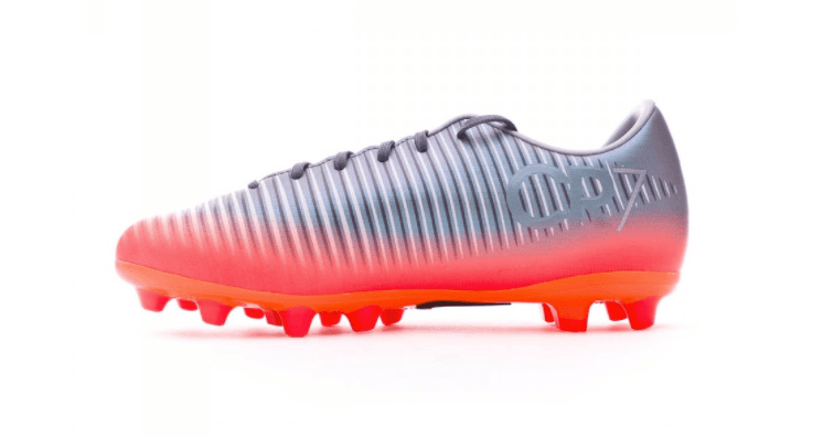 Con este calzado recuerdo su etapa en el Manchester United y cómo fue evolucionando desde el dorsal 28 al mítico 7.