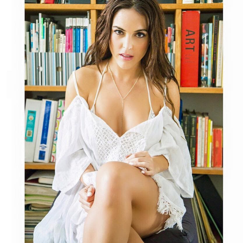 Patty es una bella mujer mexicana que es apasionada a los deportes, es especial del fútbol, sus equipo favorito es América pero también es gran fanática del Barcelona.