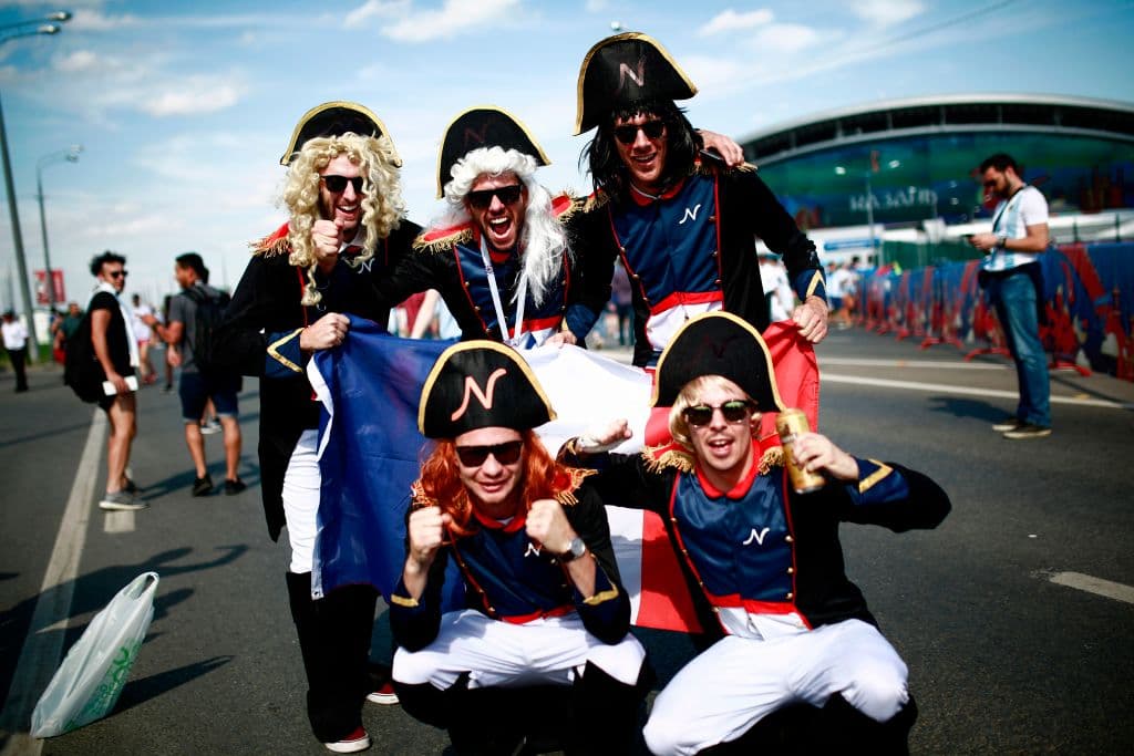 La alegría y el colorido se tomaron la fiesta de los hinchas de Francia y Argentina en medio del duelo entre ambos países por los octavos de final en el Mundial de Rusia 2018.